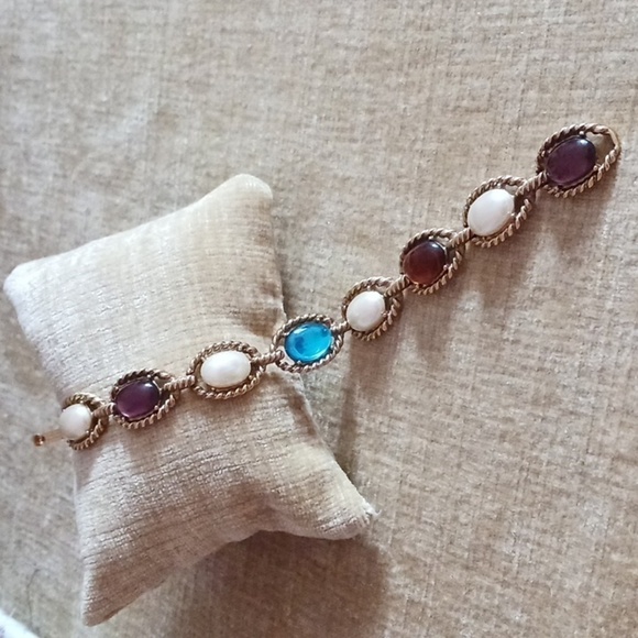 Multi Color Glass Gold Tone Link Bracelet - Picture 7 of 8